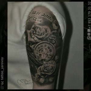 Realistic black and grey tattoo with clocks and rosesРеализм черно-серый с часами и розами