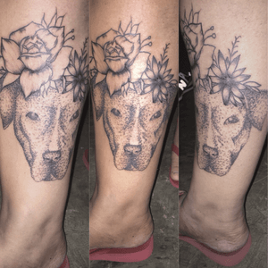 -🐶❤️ #tattoo #tattooart #tattoodesing #black #tatuaje #diseñotatuaje #dotwork #blacktattoo #flowers #flower #flowertattoo #dogtattoo #dog #puntillismo #puntillism #Black #line #linework #linetattoo #mydesign 