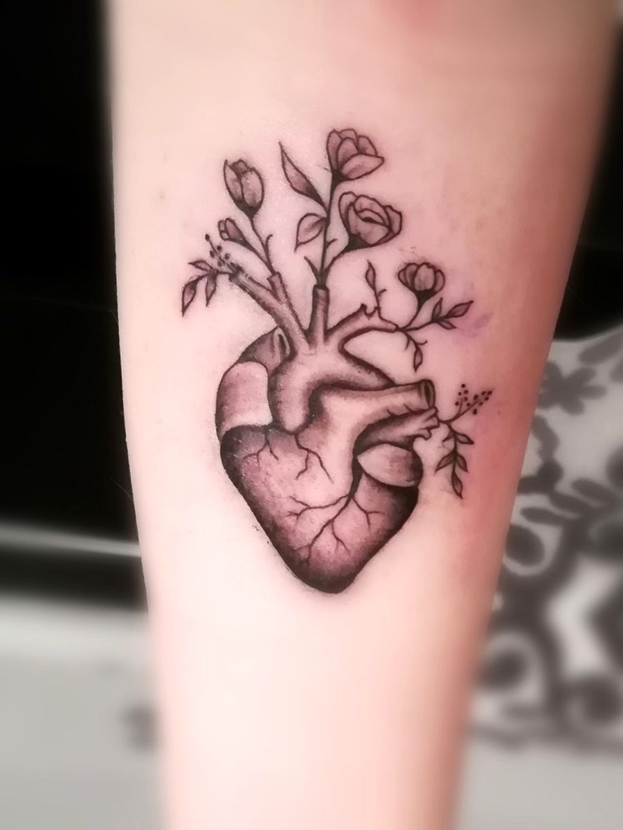 Tattoo uploaded by Anne Popken • Heart with sprouting flowers ??♥️ 