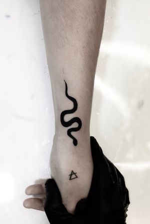 #Snake #BlackWork - Instagram: @monic.ink