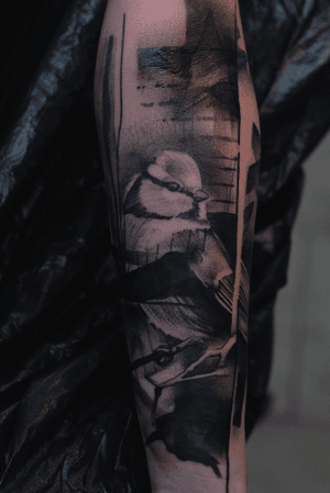 First step of a fullsleeve i’m working on with @melonenfliege _____ For booking and infos DM or gobo.frank@gmail.com _____ #bluetit #bird #freemind #expression #abstracttattoo #blackandwhite #live #life #free #sublime #abseitstattoo #gabrielfranktattoo #groberunfug #europe #germany #vogt #bodyart #custom #ink #artsy #tattoos #artwork #tattoodesign with #love for #art #tbt #tattrx #mondaymotivation #blkttt
