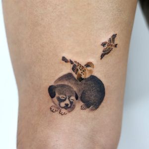 Tattoo by Jangbarim #Jangbarim #cutetattoos #cutetattoo #cute #painting #illustrative #dog #bird #animal #nature #petportrait