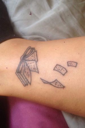 #booktattoo #book #books #paper #flying #pages #ankletattoo 