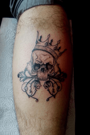 tattoo#skull#legtattoo#blackandgrey 