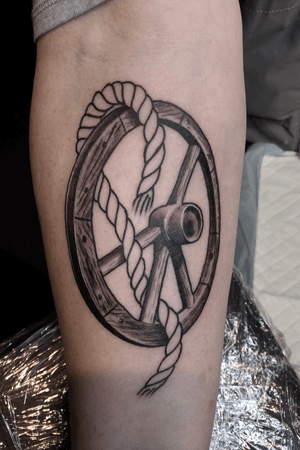  @green_pearl_tattoo #melfortat #braunschweigtattoo #greenpearltattoo #tattoo #tattoos #tttism #ink #inked #bnginksociety #tattoolife #tattoolovers #inkstagram #blackandgreyrealism #tattoooftheday #peace #wheel #mixedstyle #Braunschweig #tattoodesign #inkjunkeyz @realistic.ink @realistic.tattooos