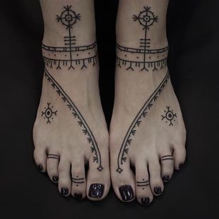 Tatuaje de Andrei Vintikov #AndreiVintikov #openbookings #cooltattoos #blackwork #linework #dotwork #freehand #tribal #neotribal #pattern #ornamental