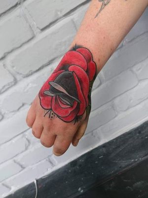 Neotraditional Rose hand piece 