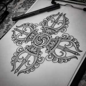 #vajra #vajrayana #ornamental #sacred #tattoo #sketch #inkedmuscles #tattooandfitness #bodyandsoul #tattoo #maidomi #avantisavoia #kneetattoo