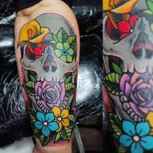 Neotraditional floral skull