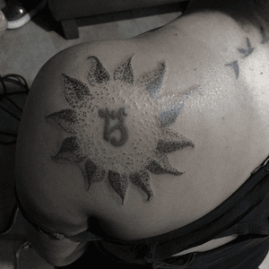 -☀️ #tattoo #tattooart #tattoodesing #black #tatuaje #diseñotatuaje #dotwork #blacktattoo #sun #puntillismo #puntillism #sunpuntillism #sol 
