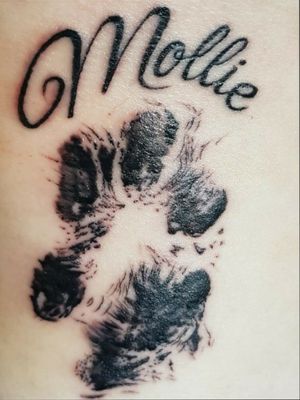 Got this on the 4th of April 2018 and I absolutely love it! (pic was just taken when it was just done) Mark did an amazing job and it was spot on with every detail (it's my dog's actual paw print) 