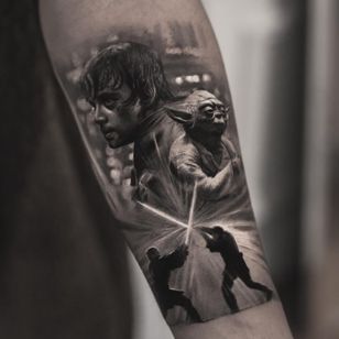 Tatuaje de Inal Bersekov #InalBersekov #black grey #realism #realistic #hyperrealism #StarWars #yoda #lightsword #LukeSkywalker