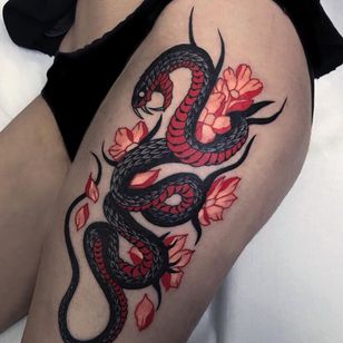 Tatuaje de Rud Deluca #RuDeluca #nature tattoo #nature #animals #plants #environment #snake #reptile #flower #flowers #cherryblossom