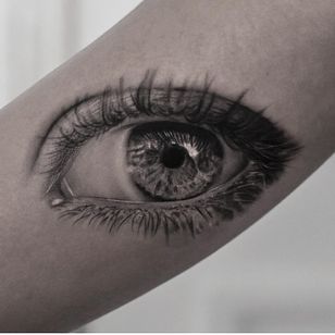 Tatuaje de Inal Bersekov #InalBersekov #black grey #realism #realistic #hyperrealism #eye