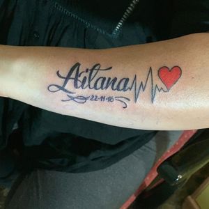 Tatuaje Aitana y corazon color