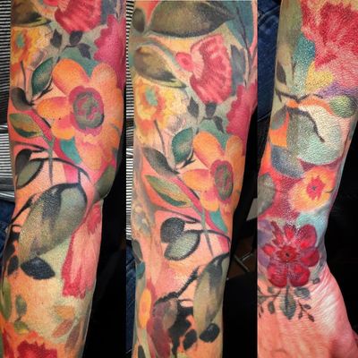 Tattoo by Alice Kendall of Wonderland PDX #AliceKendall #Wonderland #Portland #color #nature #biological #flower #floral #plant #plantlife #ecology #biologicalillustration #illustrative #botanicalillustration