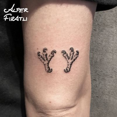 🦅 ... #eagleclaw #besiktas #beşiktaşdövme #dotwork #tattooartist #blacktattoo #tattooidea #tattoo #dövme #hatch #crosshatch #art #tattooart #minimaltattoo #tinytattoo #blacktattoo #blackink #tattoooftheday #tattoostagram #darkartists #linework #ink #inked #artcollective #minimal #artmag #customtattoo #tattooist #skinartmag #eagle #çarşı