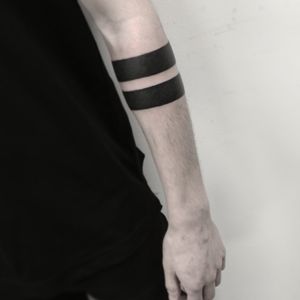 Линии вокруг руки. ▪ #тату #линии #trigram #tattoo #lines #inkedsense #tattooist #кольщик 