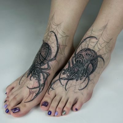 #JiuGua #Beijing #feettattoo #Spider #spidertattoo #spidernet #insect #goth #blackwork 