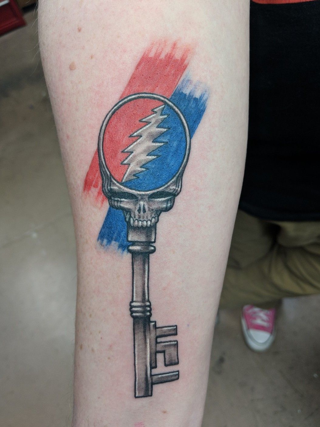 Pin by Rich Barlow on tatoo  Bolt tattoo Lightning bolt tattoo Hippie  tattoo
