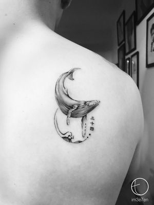 Fine line whale tattoo on the shoulder. I'm 34. @im3e7en #tattoo #blacktattoo #blackwork #linework #dotwork #whaletattoo #finelinetattoo #tattooartist 
