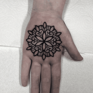 Heres a recent palm tattoo i did, thank you for looking guys, get in touch to book in #blackworktattoo #peonytattoo #blackworksubmission #blackink #dotwork #dotworker #dotworkartist #dotworktattoo #botanicaltattoo #floraltattoo #girlytattoos #wakefield #mandala #mandalatattoo #ornamentaltattoo #palmtattoo