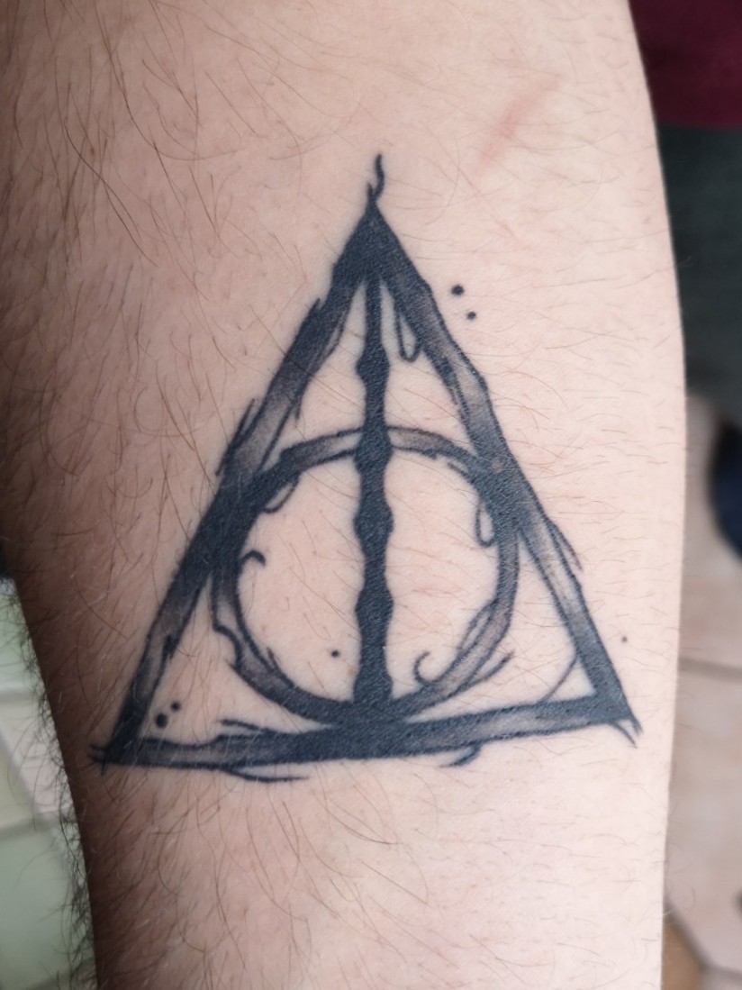 Tatouage Relique De La Mort Tattoo uploaded by Mah Ieux • Reliques de la mort • Tattoodo