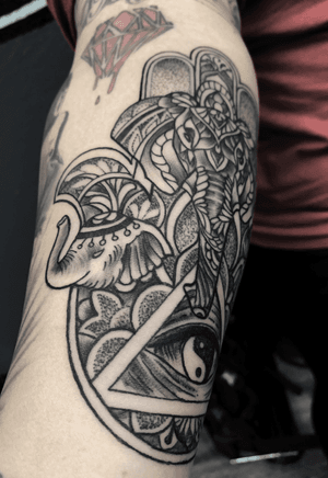 Hamsa tattoo 