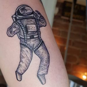 My lil astronautArtist IG : mellealyx_tattooLocation : Plateau, Montreal (Canada)