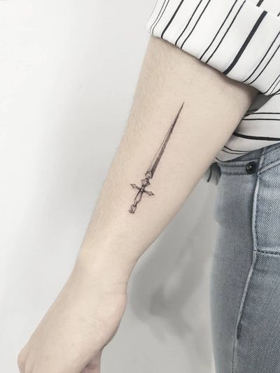 20+ Small Dagger Tattoo