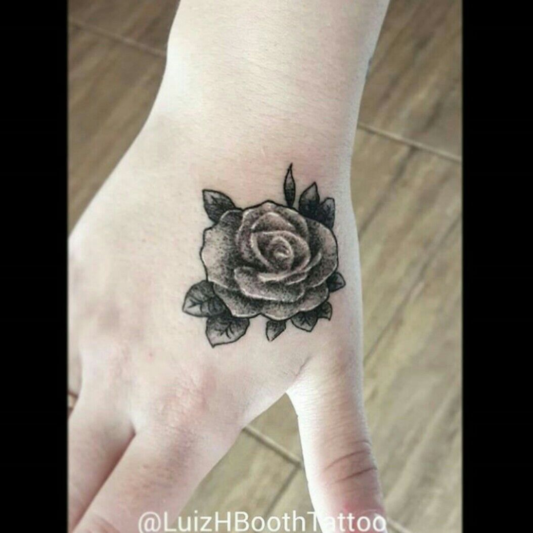 Tattoo uploaded by Andrade Ink Tattoo e Piercing • Tatuagem de rosa na mão  #rose #rosetattoo #hand #handtattoo • Tattoodo