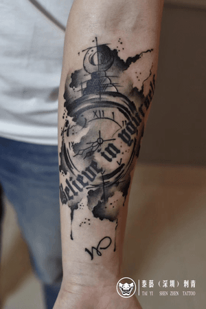 深圳泰艺刺青-阿泰师傅水墨修改作品、小手臂水墨时钟Shenzhen taiyi tattoo - master taiInk paintingModify works, small arm ink clock