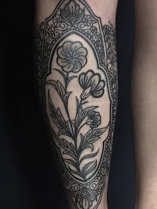 Tattoo by Ciara Havishya #CiaraHavishya #flowertattoos #flowertattoo #flower #floral #nature #plant #ornamental #pattern