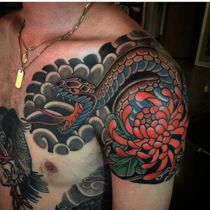 #tattoo #snake #chrysanthemum #japanesetattoo #irezumi #halfsleeve 