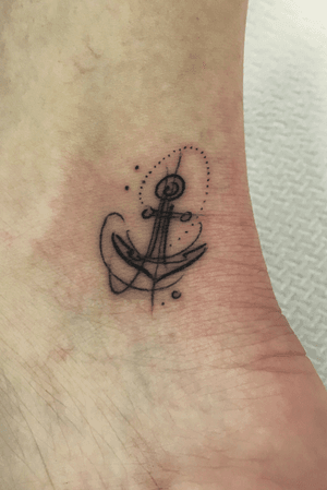 Tiny anchor tattoo #anklet #anchor #anchortattoo #tattoo #anchortattoo #illustrativetattoo #londontattoo