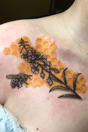 Fireweed & Honey... #funstuff @art_in_motion_tattoo by #tattooartistkelly #alaskatattoo #wasillatattoo #fireweedtattoo #honeycomb #nofilter #inked #tattoo #veteranowned #art_in_motion_tattoo