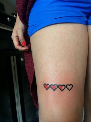 Regalo para la mujer que tanto amo y me ha apoyado en este camino. Te amo Mafer ❤️🐻🐰 #PixelTattoo #Tattoo #Ink #PixelArt #Thanks #WhitLove #InkedGirl