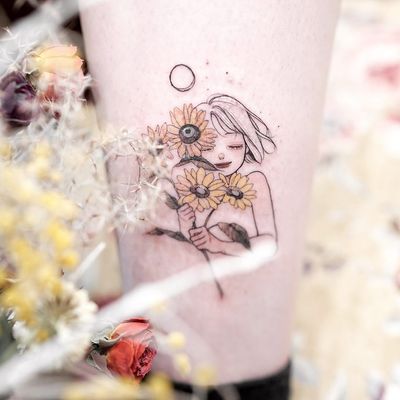 Tattoo by Zihae #Zihae #flowertattoos #flowertattoo #flower #floral #nature #plant #illustrative #portrait #sunflower