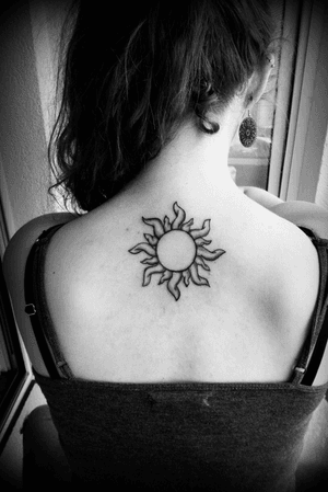 #tattoo#sun#backtattoo#Black#Intenzetattooink 