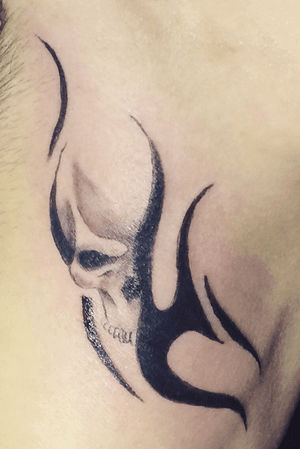 My newest edition 🥰 well chuffed 😁 #tattoos #necktattoo #skull #skulltattoo #tribal #tribaltattoo #necktattoo #blackandgrey #love 