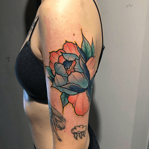 Neotraditional peony by @rosee.ink -instagram