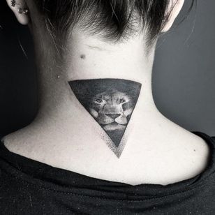 Tatuaje de Vamos Norbert #VamosNorbert #coveruptattoos #coveruptattoo #coverup #tattoocoverup #scarcoverup #lion #junglecat