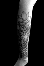 Dotwork tattoo #cattattoo #dallastattooartist #texastattoo #texastattooartist #tattooartist #tattoo #tattoos #dotwork #geometrictattoo 