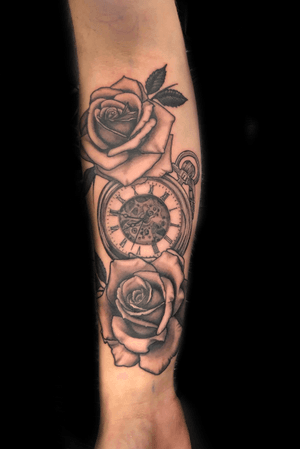Rose pocketwatch tattoo #cattattoo #blackandgrey #blackandgreytattoo #dallastattooartist #texastattoo #texastattooartist #tattooartist #tattoo #tattoos #realism #rose #rosetattoo #pocketwatch 