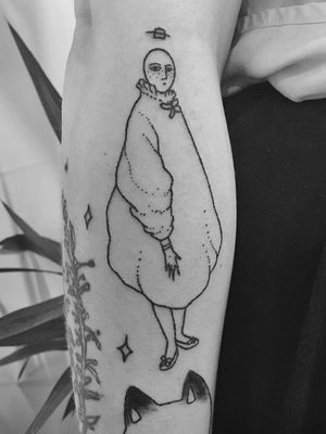 Tattoo by Ariane Lapointe-Auger #ArianeLapointeAuger #tattoodoapp #tattoodoappartist #tattooartist #tattooart #tattoodoappspotlight #handpoke #star #dotwork #cute #pierrot