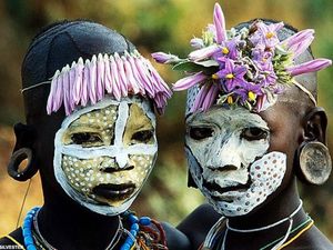 Omo people - photo by Hans Silvester - #omo #mursi #ancientbodymodifications #bodymodifications #bodymods #tribal
