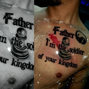 #ideatattoo #dedication #Fathertattoo #kingtattoo #familytattoo #tattooartist #tattooartists #tattooartistmagazine #tattoo #tatoo #tato #tatouages #tatouage #tatuaje #tatuagem #tattooart #scripttattoo 