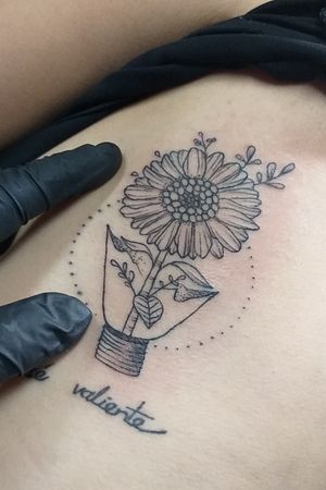 Sunflower by Eddy Cordero#tattoo #minimalist #hiokbeat