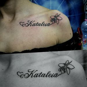 #nametattoo #cataleyatattoo #tattooart #tattooartist #tattooartistmagazine #tattoo #tato #tatu #femininetattoo #girltattoo #scripttattoo #flowertattoo 