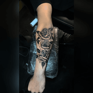 ⚡️ Swipe for picture ⚡️ Today got to bang-out  some black&grey roses for @king_miles8 on his forarm 🤟🏻 Thanks brother for the trust & sitting like a champ 🔥 Done in @crackerjacktattoos #TattzByAG #Ink #Tattoo #Tatuaje #Bodyart #ArteCorporal #fortworthtattoos #haltomcity #fortworthtx #fortworth #texastattoo #texas #traditional #traditionalart #traditionaltattoo #blackandgrey #blackandgreytattoo #rosetattoo #traditionalrose #customtattoo